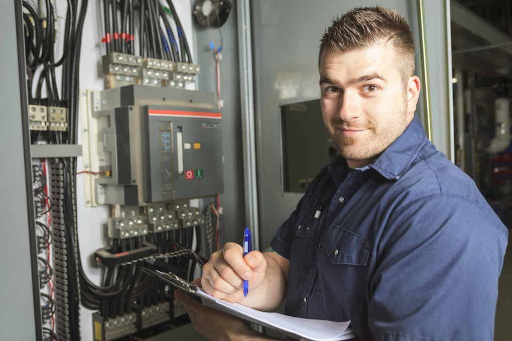 Electrical Panel Replacement (Cost & Estimate)